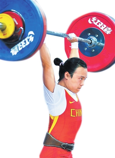 荆州小将田源今日冲击女子举重48公斤级金牌