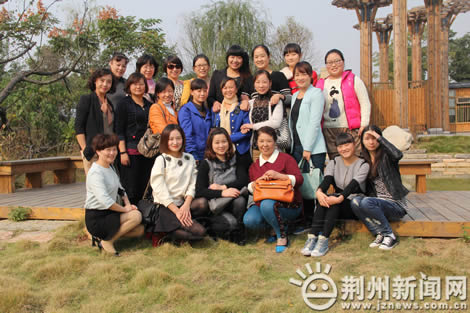 荆州市机关幼儿园组织影子教师娱乐活动