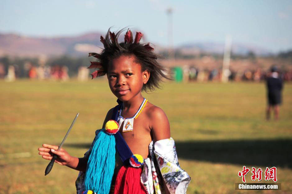 南部非洲国家斯威士兰举行一年一度的“芦苇节”选秀女活动