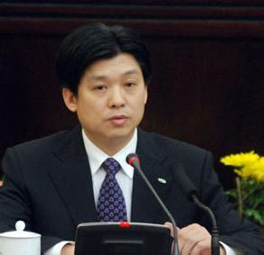 经中共中央组织部同意,省委决定:贺家铁同志任湖北省委组织部部长.