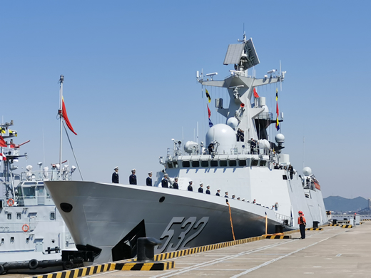 2020年4月28日,浙江舟山某军港,中国海军第35批护航编队荆州舰官兵在